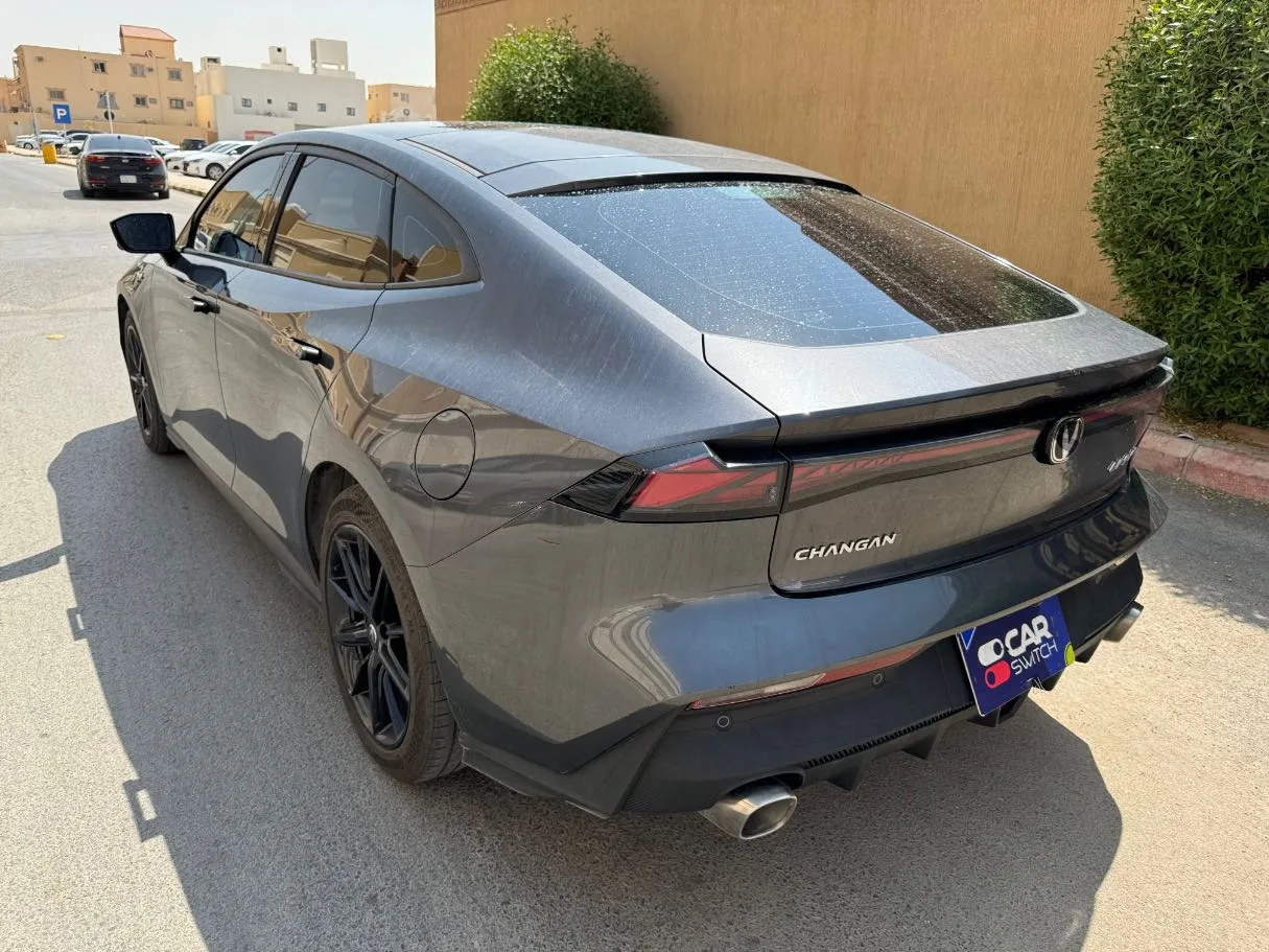 Car image 7