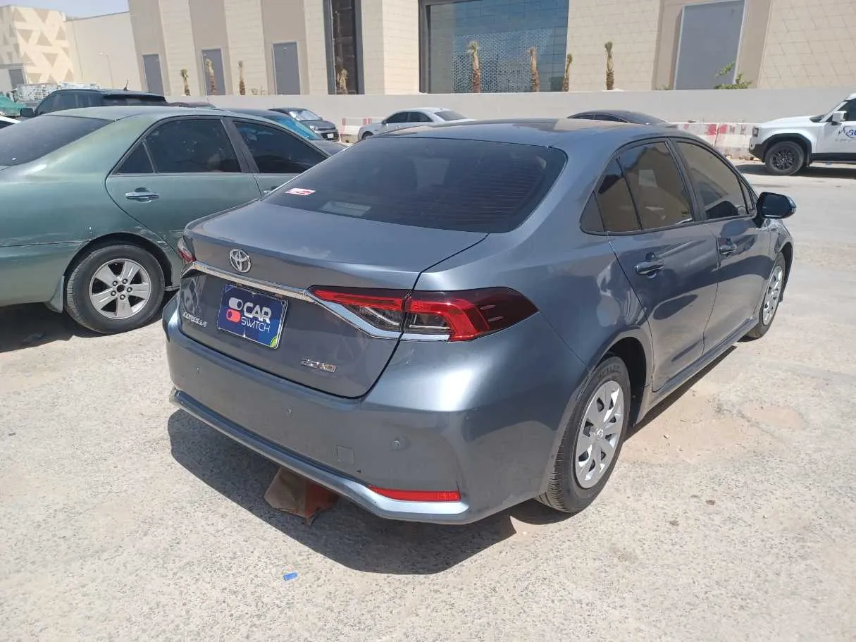 Car image 5
