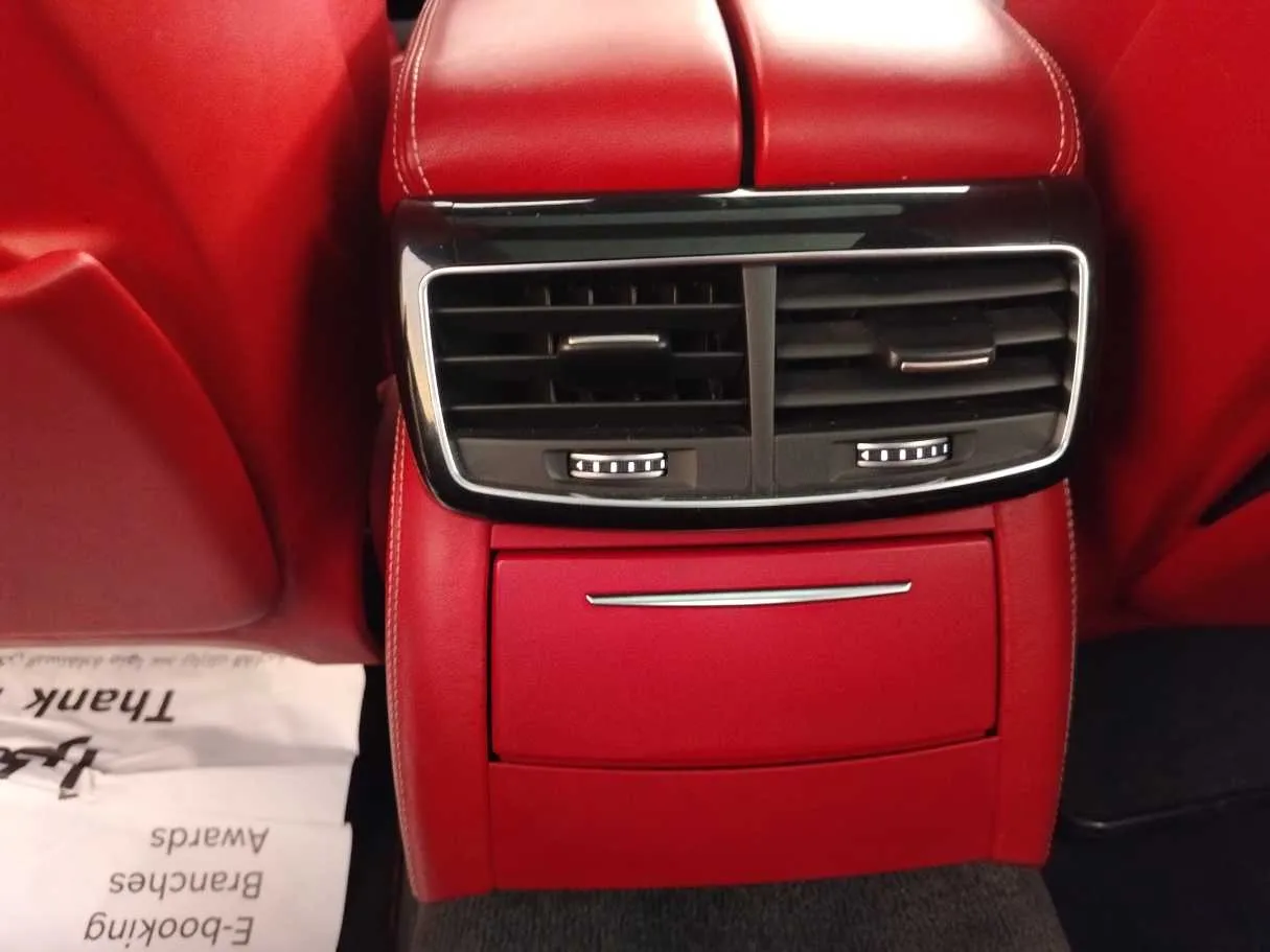 Car image 38