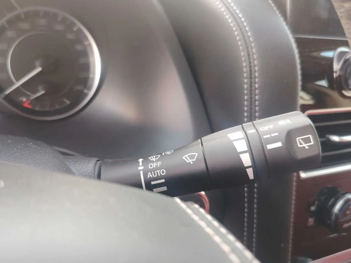 Car image 40