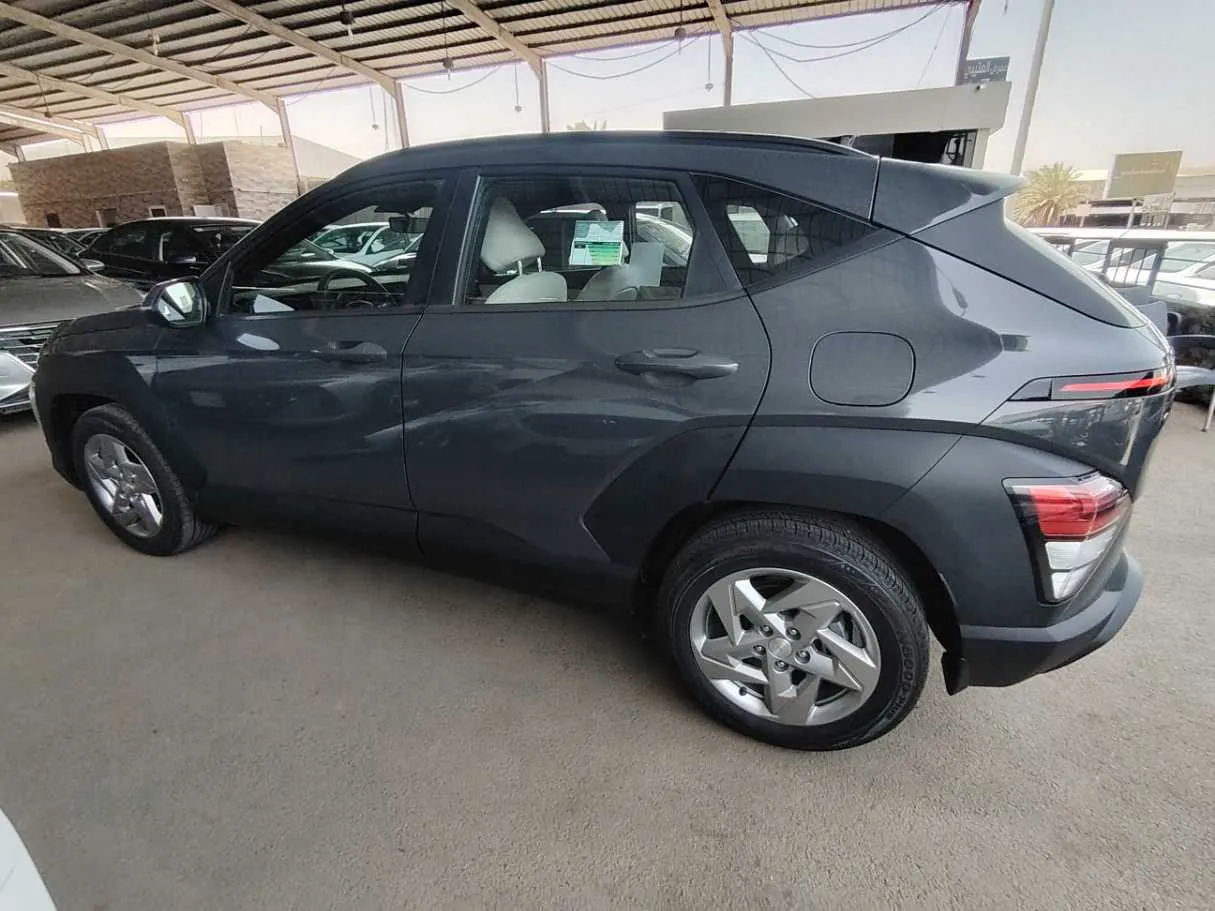 Car image 8