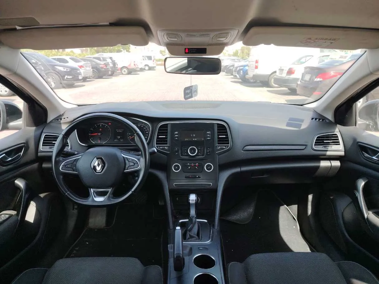 Car image 17