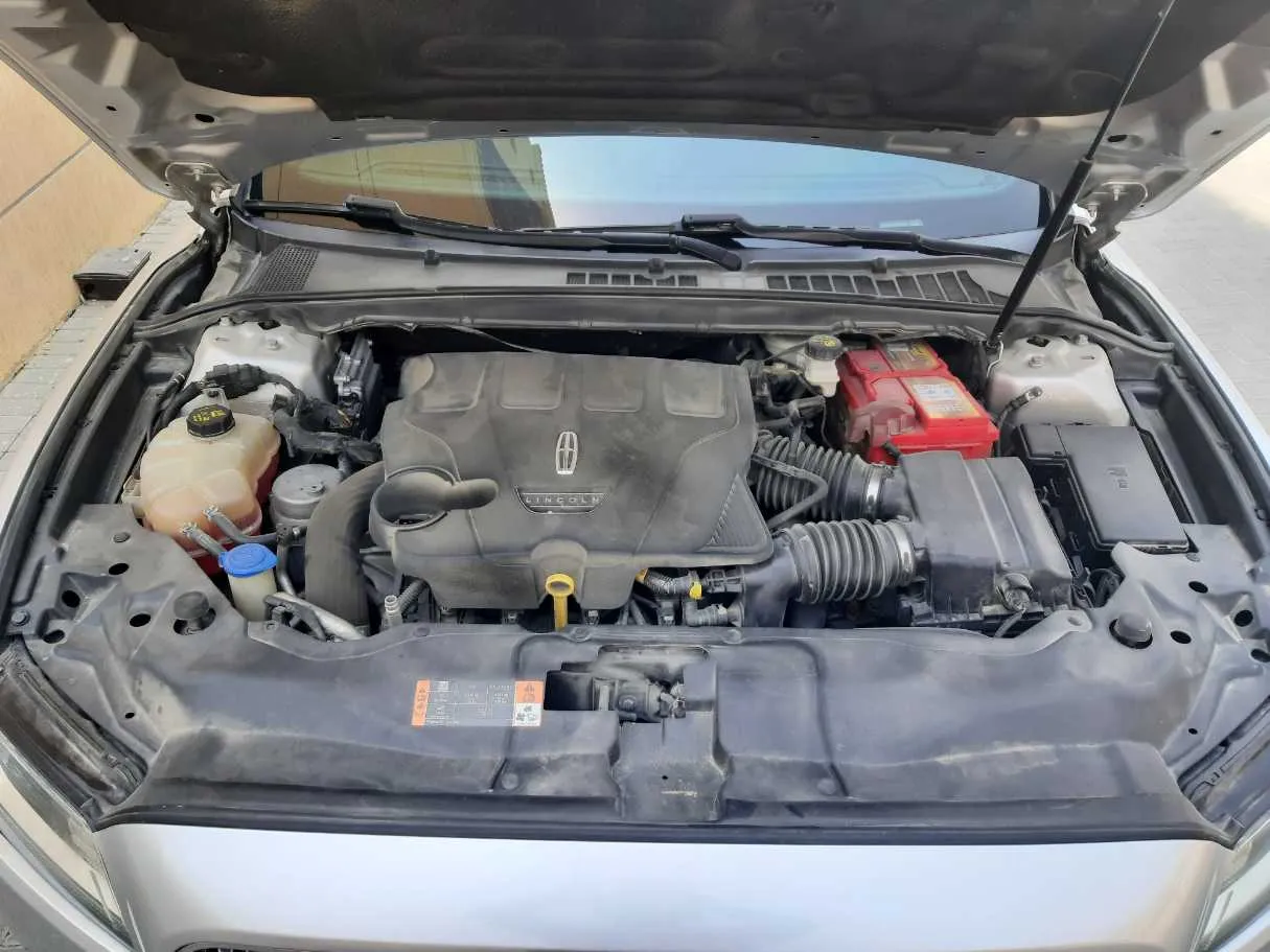 Car image 19