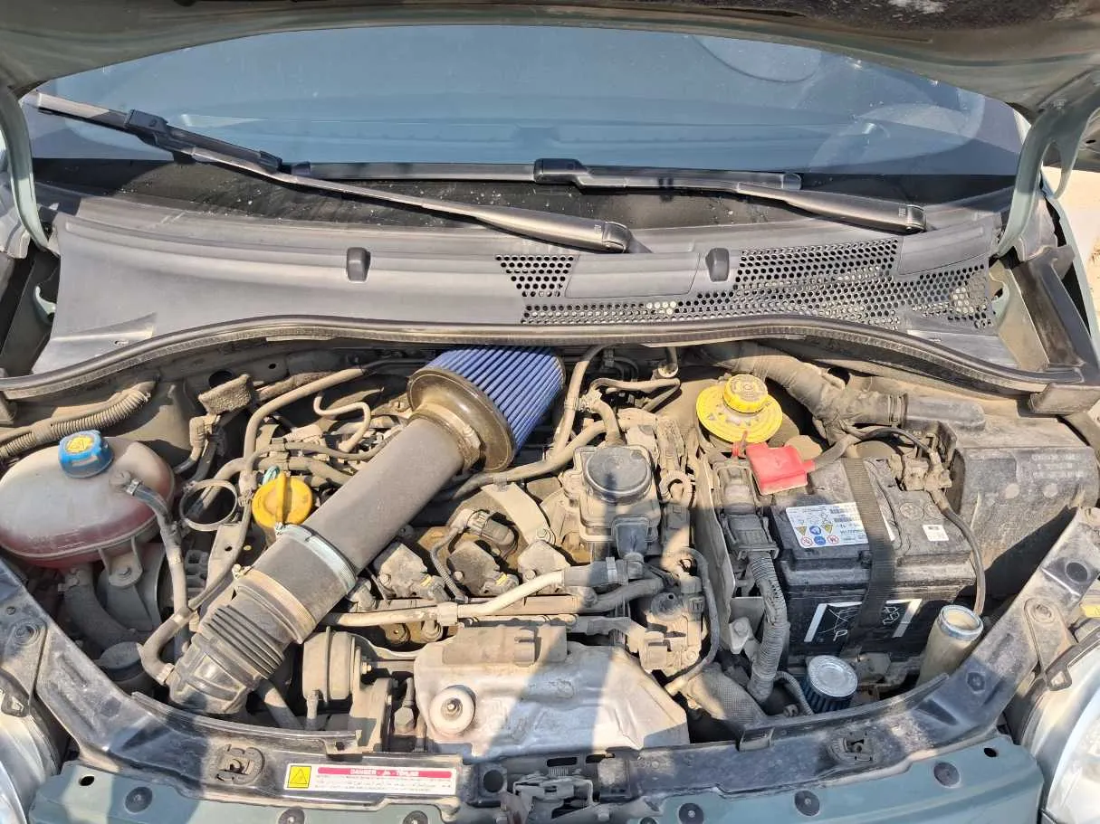 Car image 21
