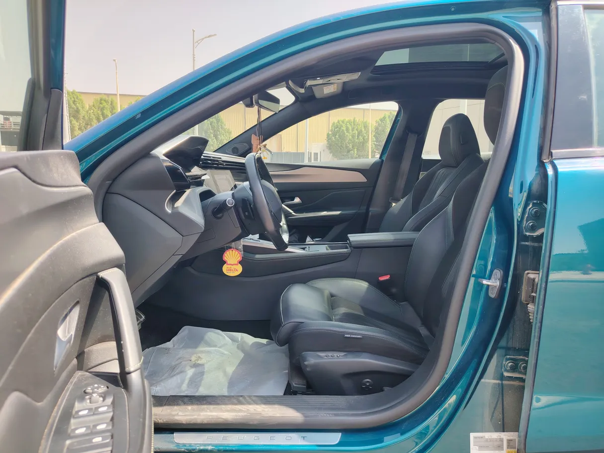 Car image 11