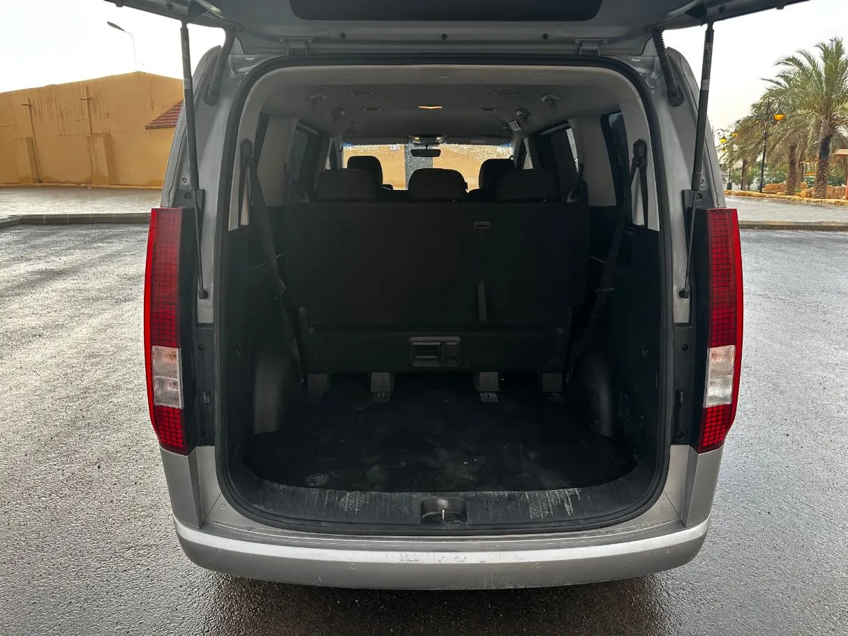 Car image 24