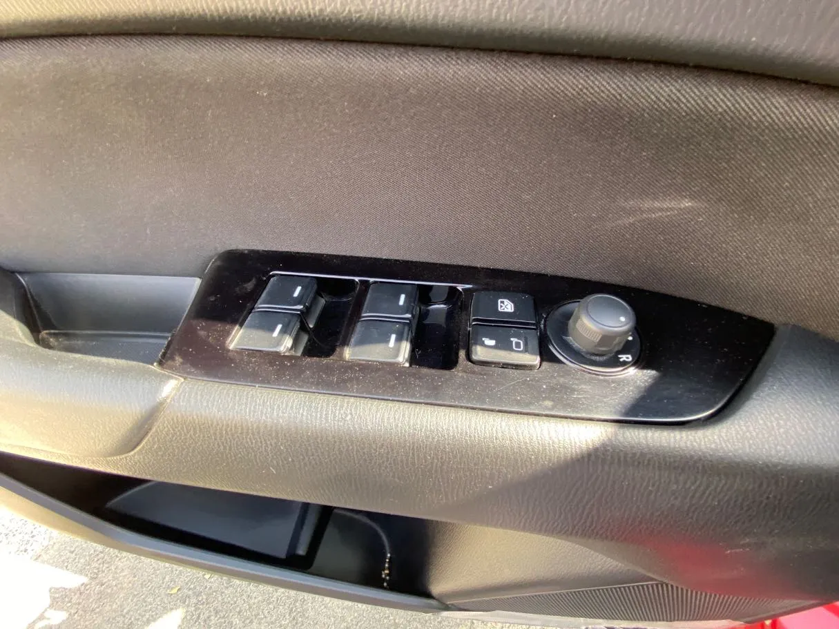 Car image 24