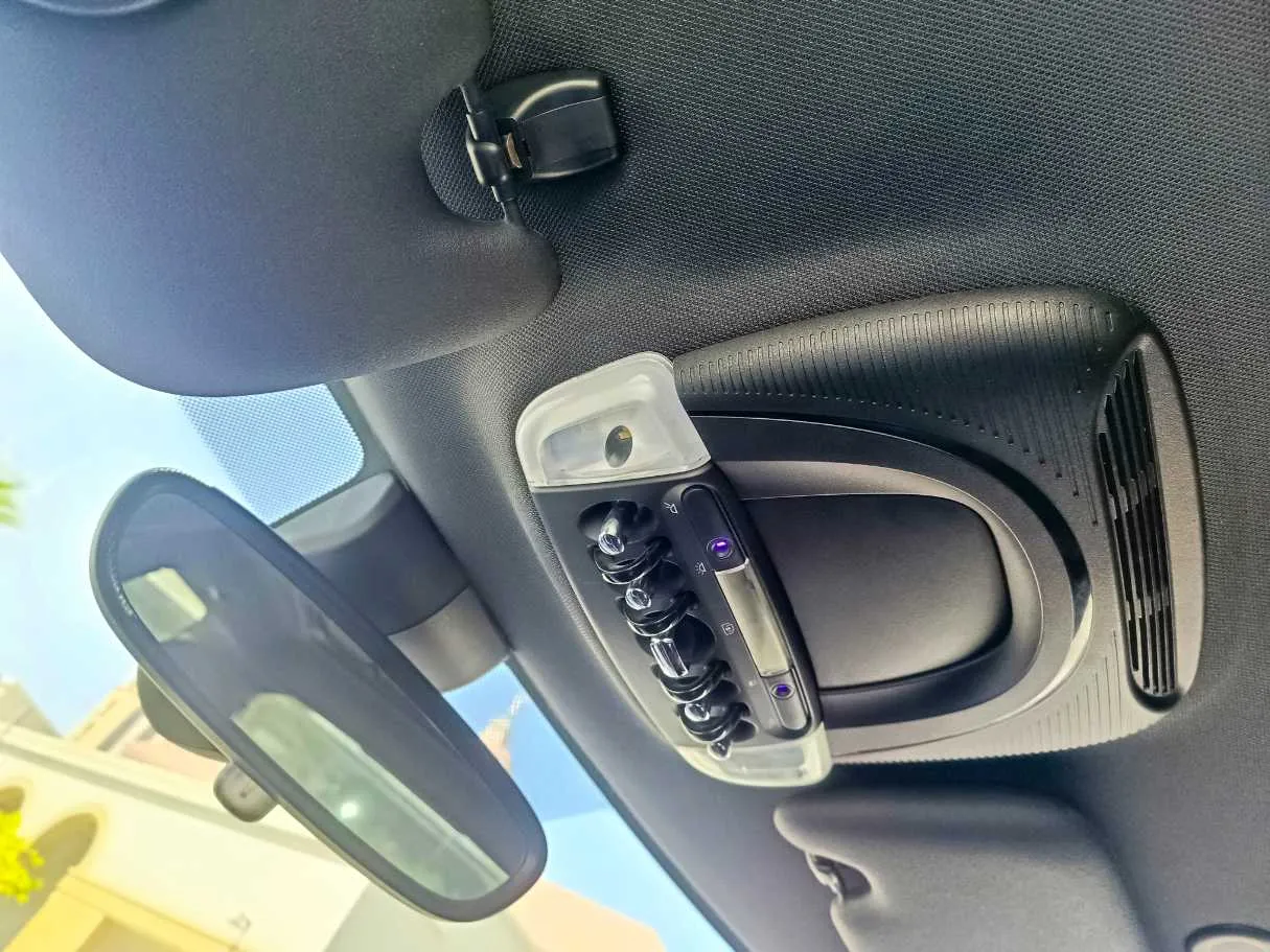 Car image 29
