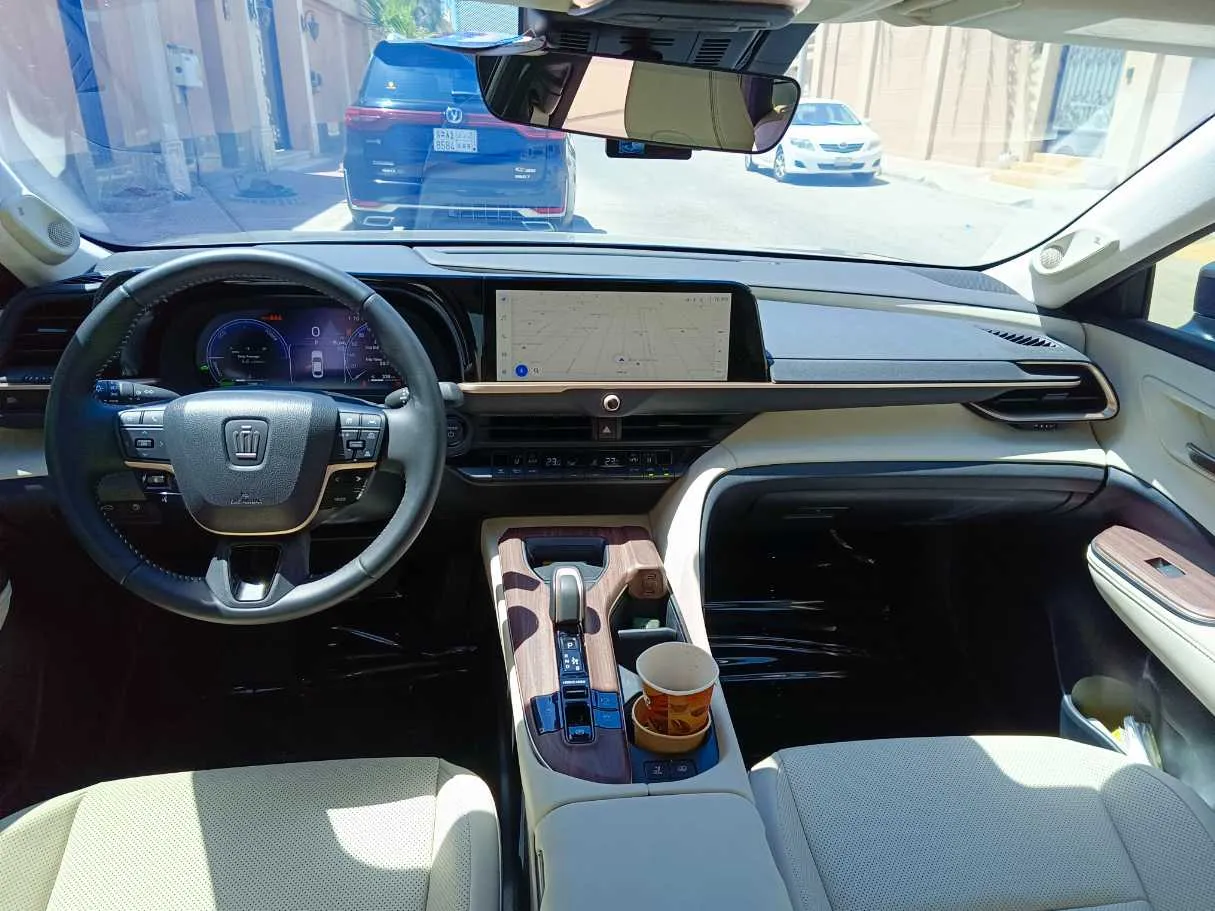 Car image 23