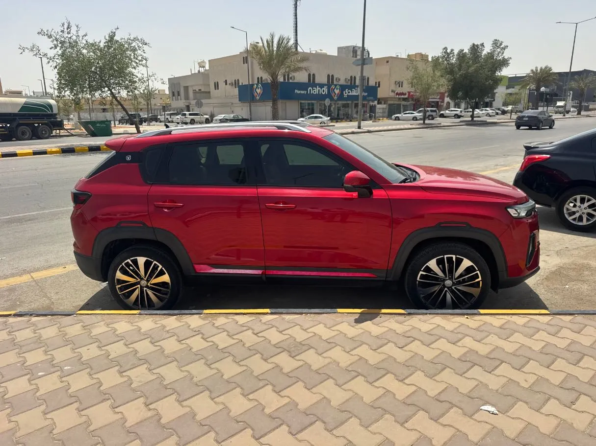 Car image 4