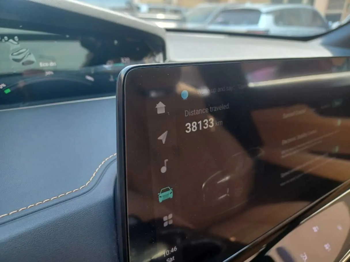 Car image 19
