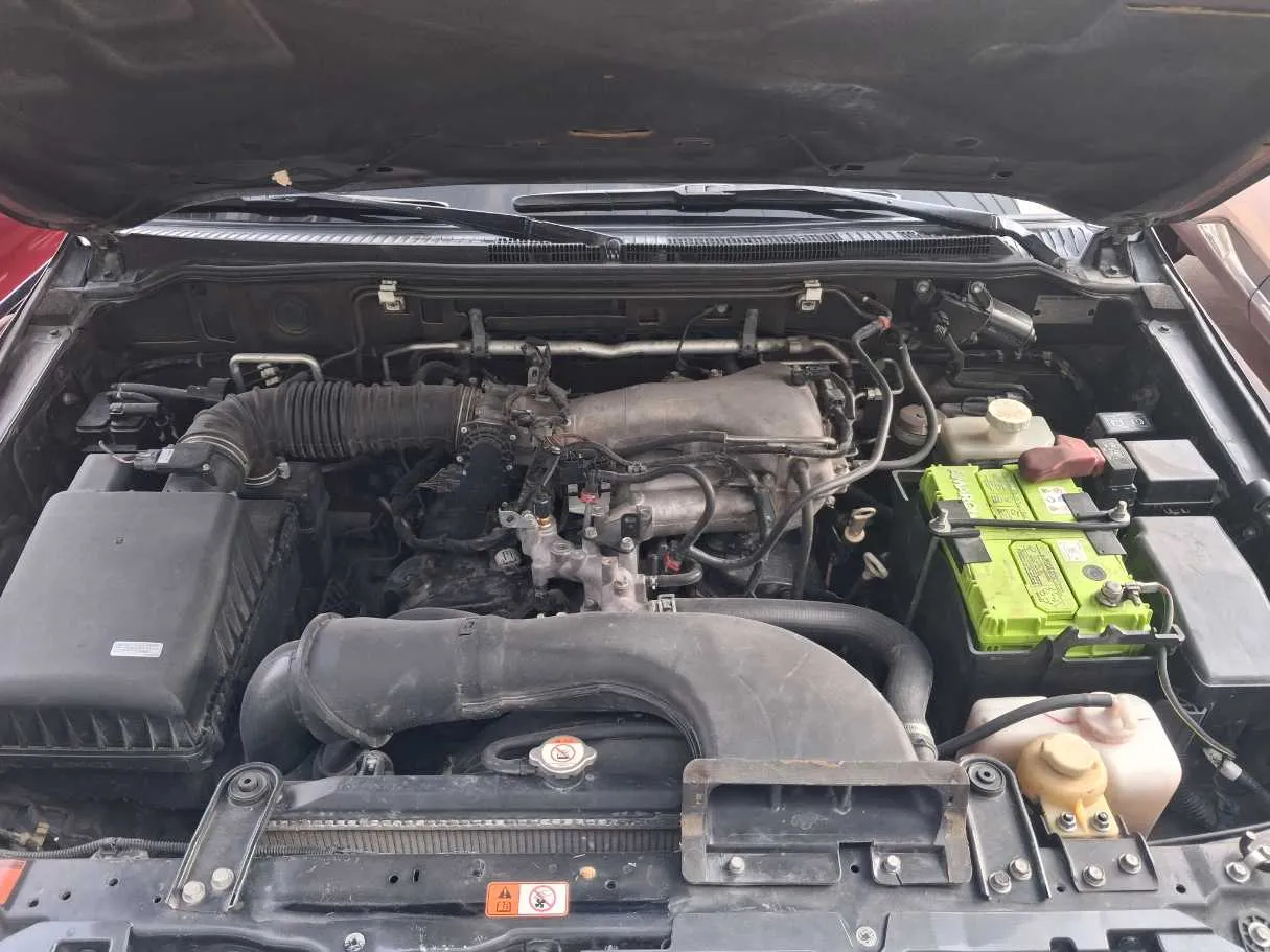 Car image 19