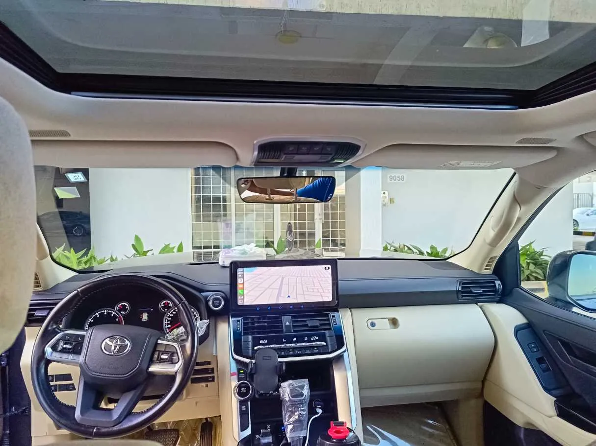 Car image 34