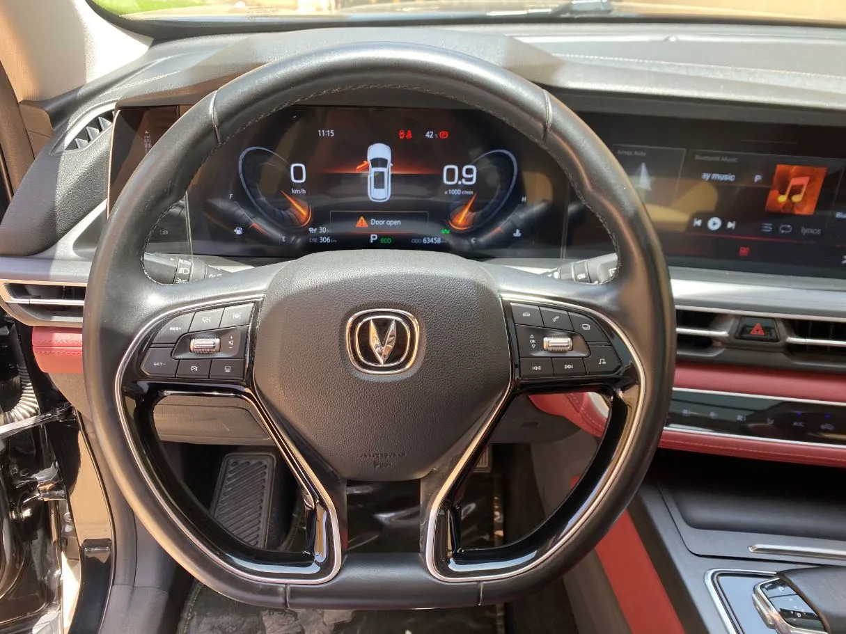 Car image 18