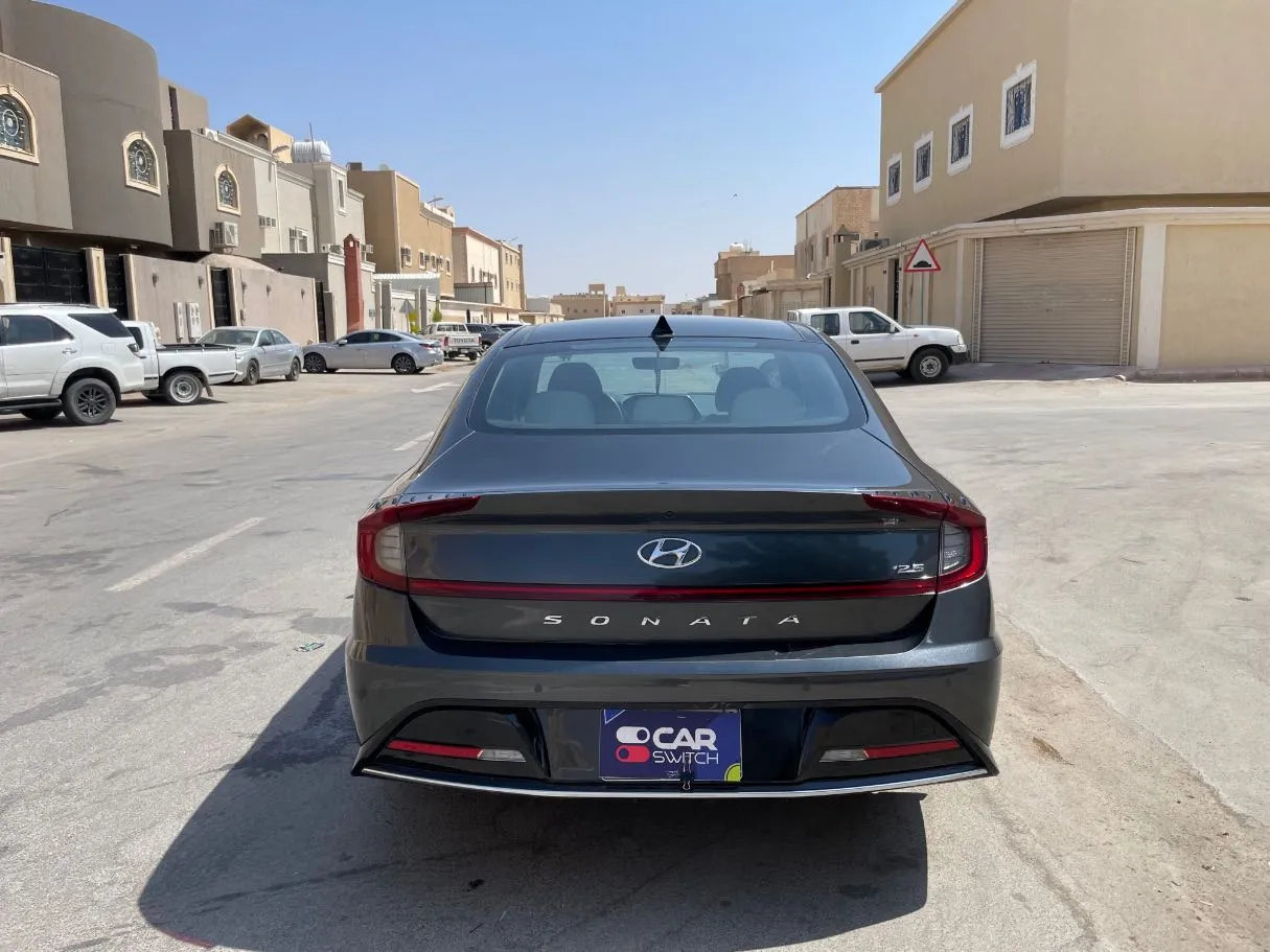 Car image 6