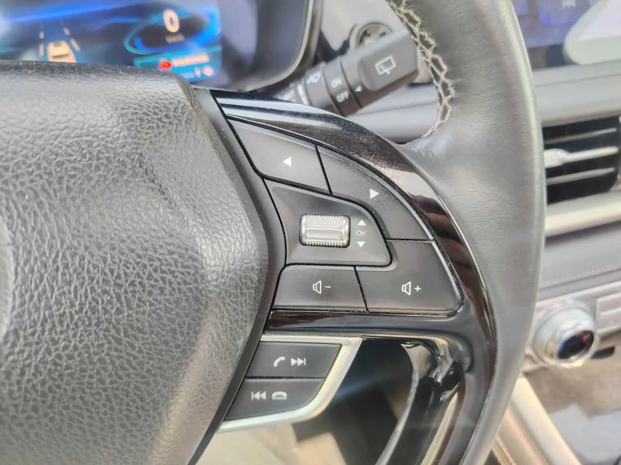 Car image 33