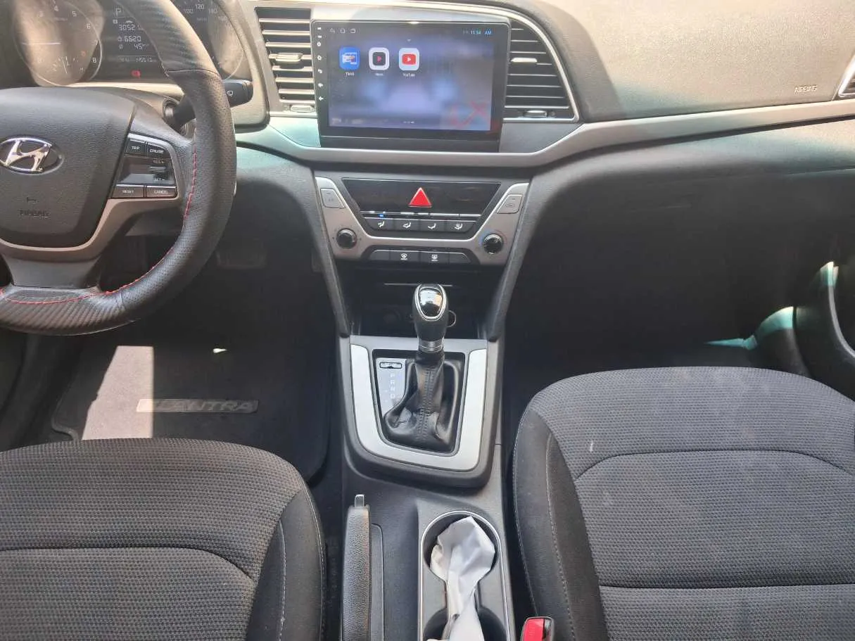 Car image 17