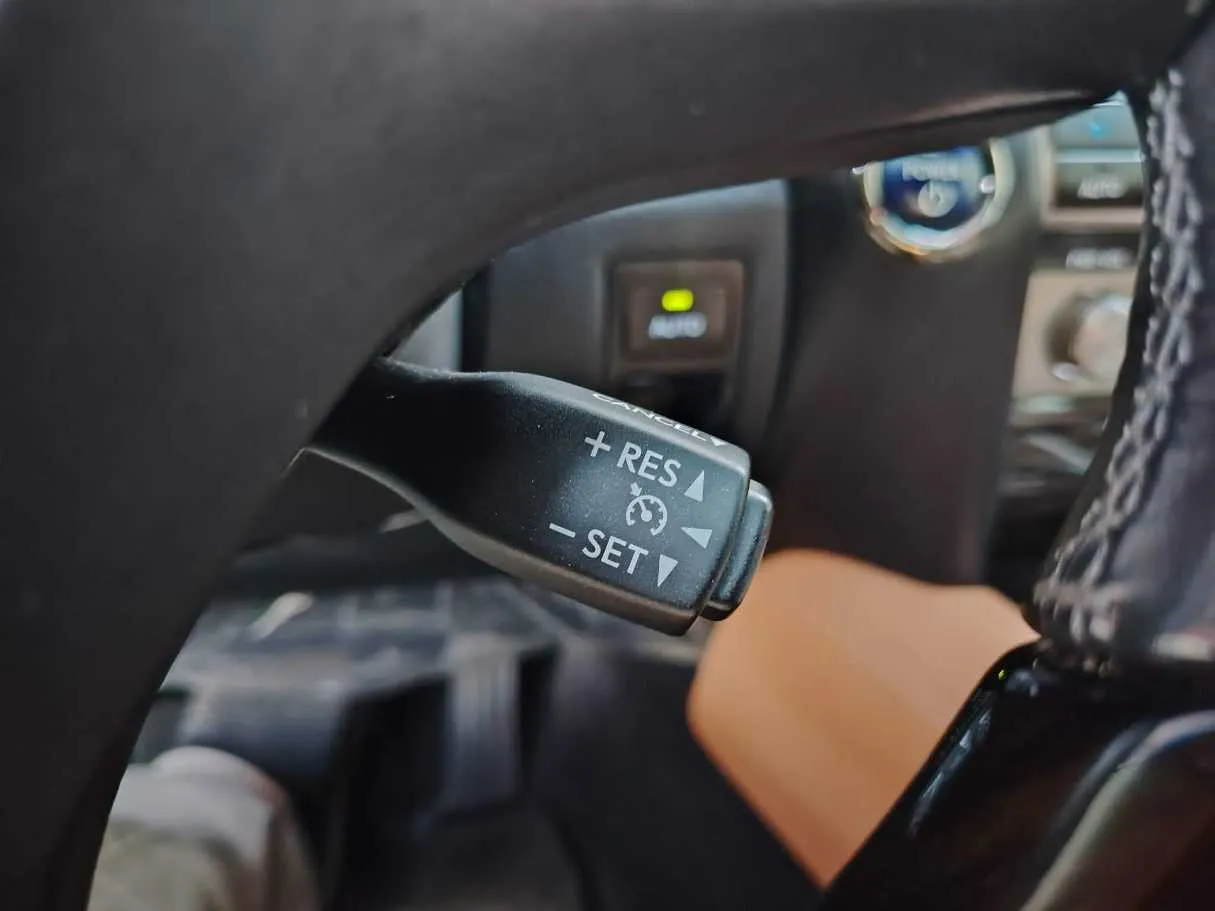 Car image 32