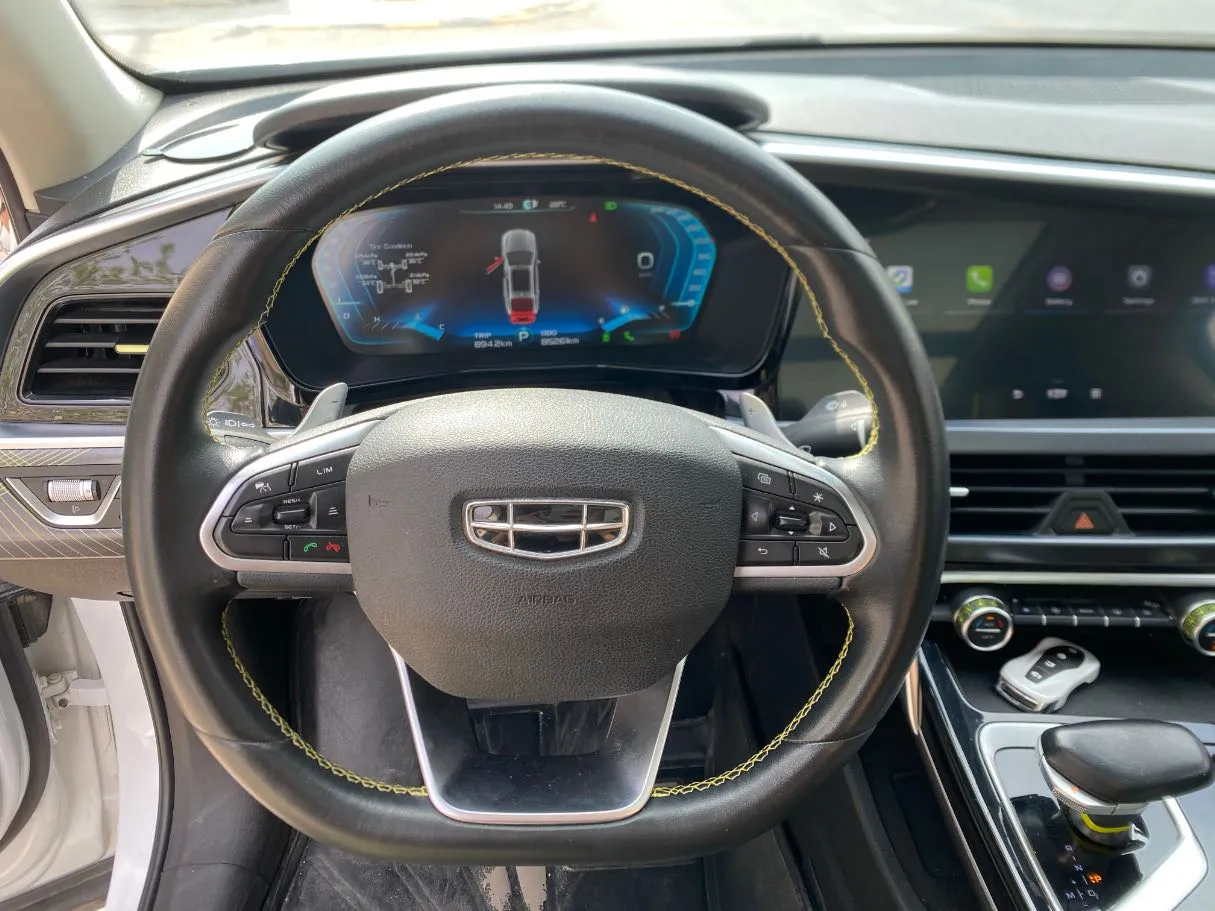 Car image 19