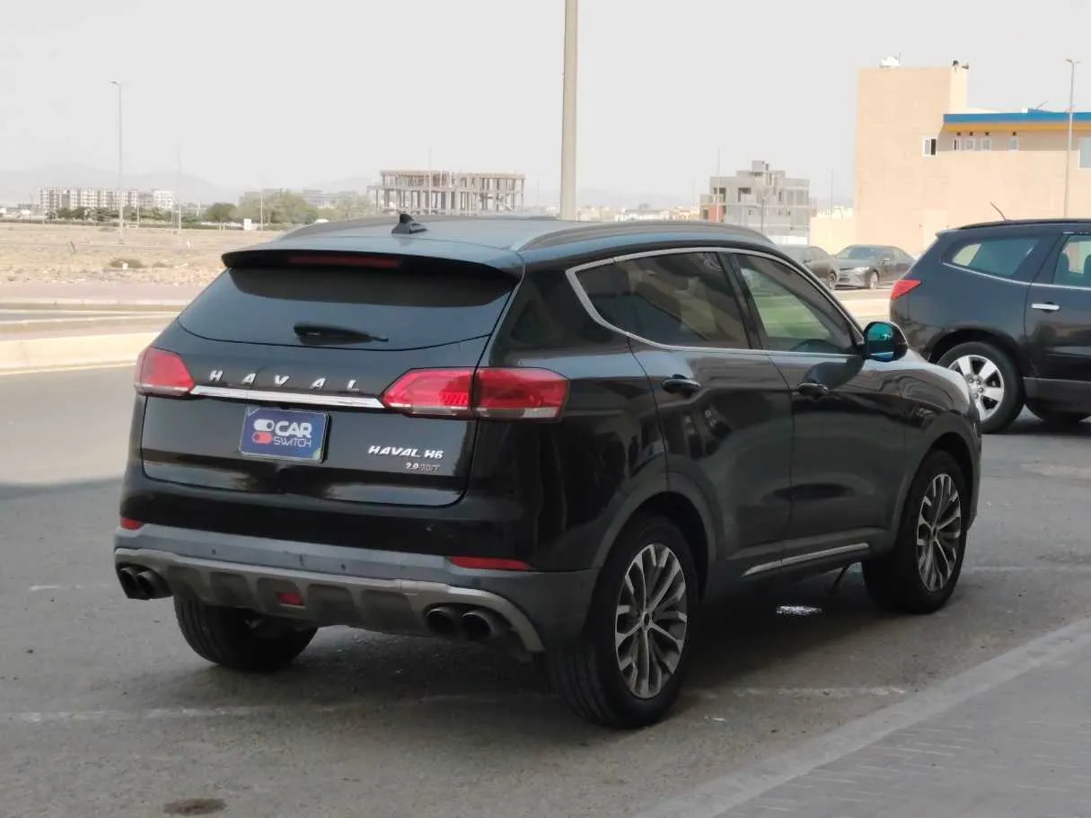 Car image 5