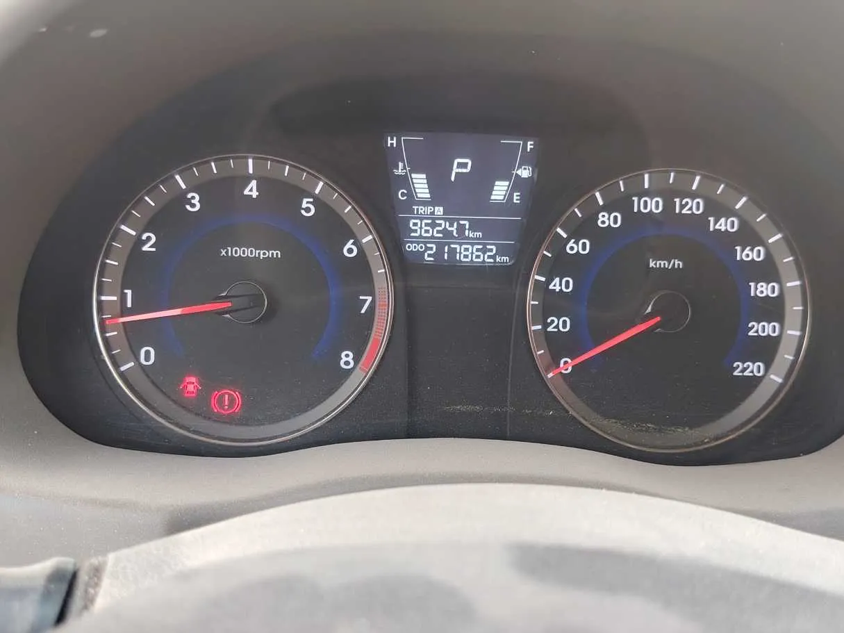 Car image 24