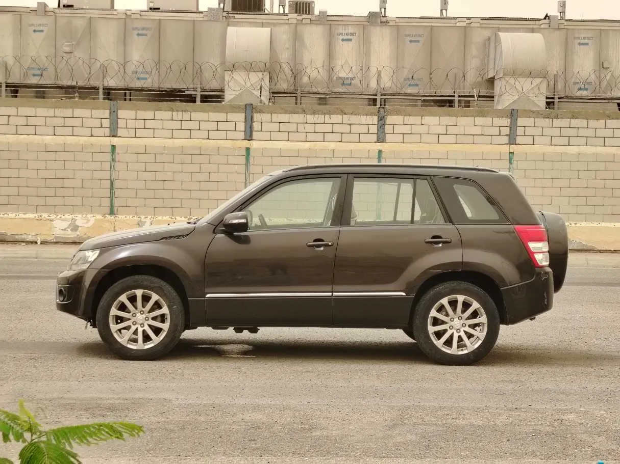 Car image 8