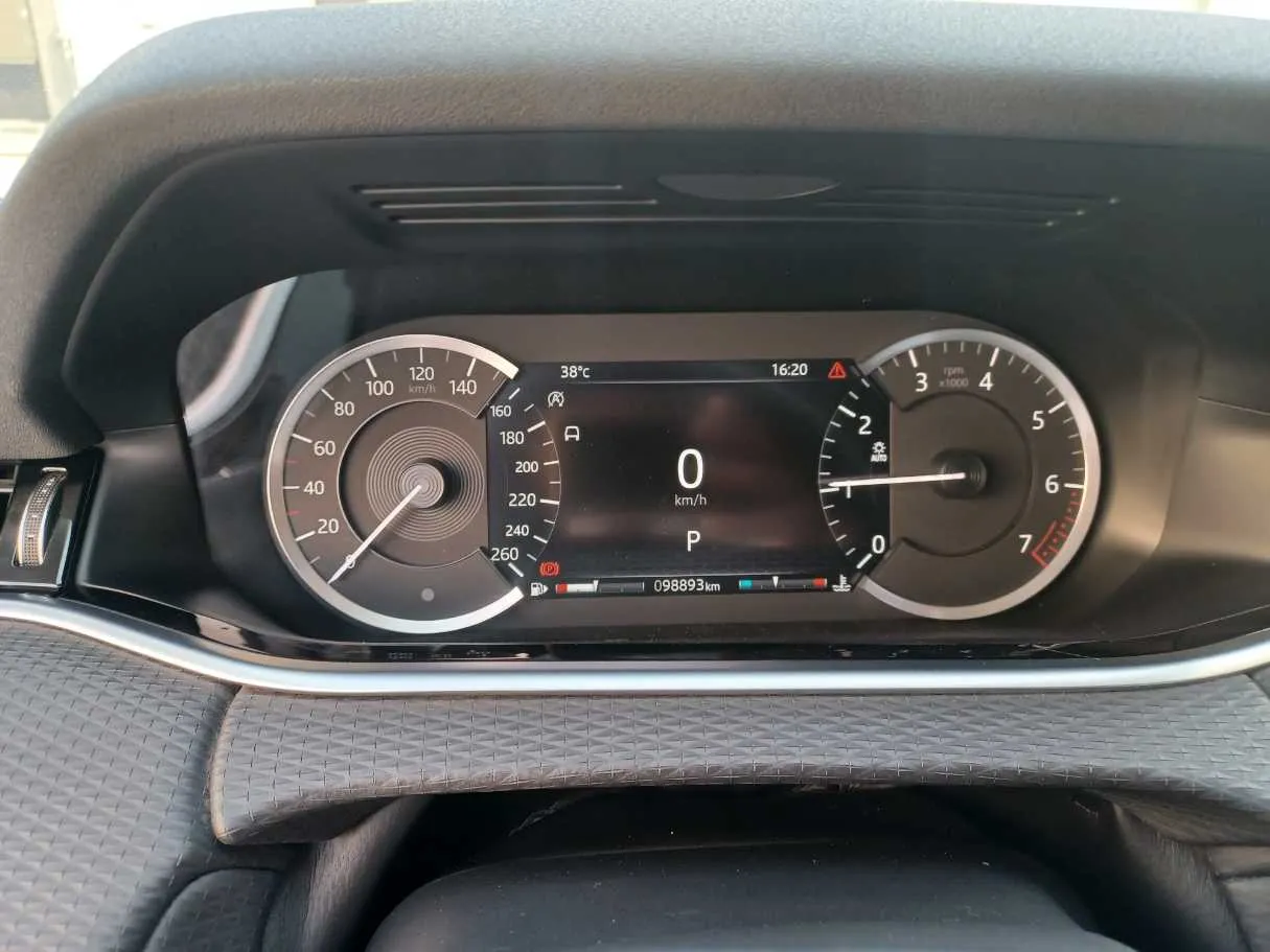 Car image 20
