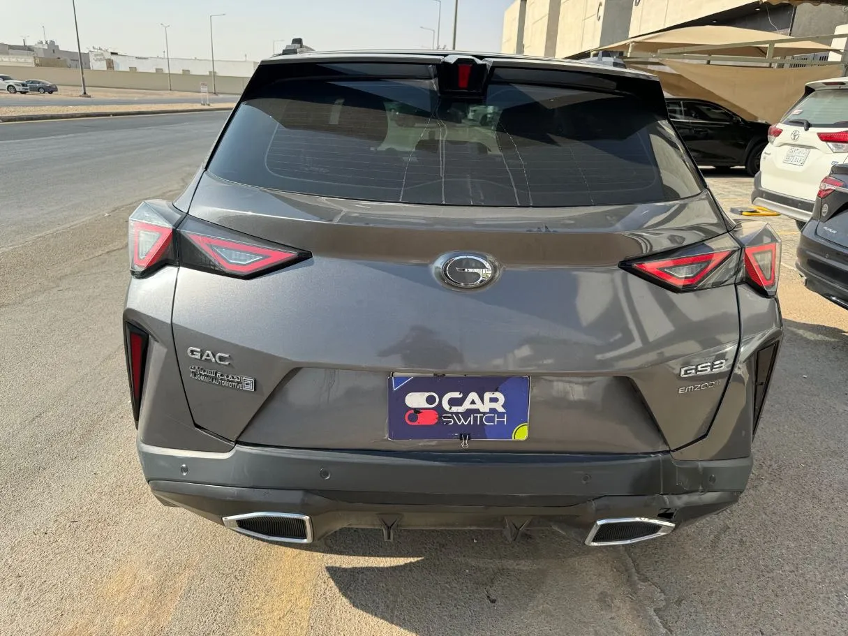 Car image 5
