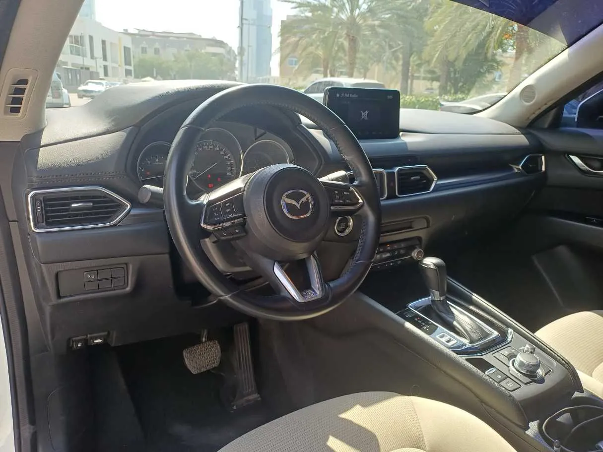 Car image 11
