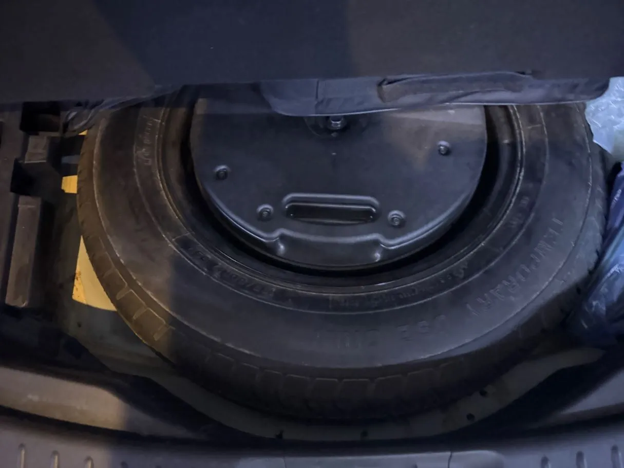 Car image 22