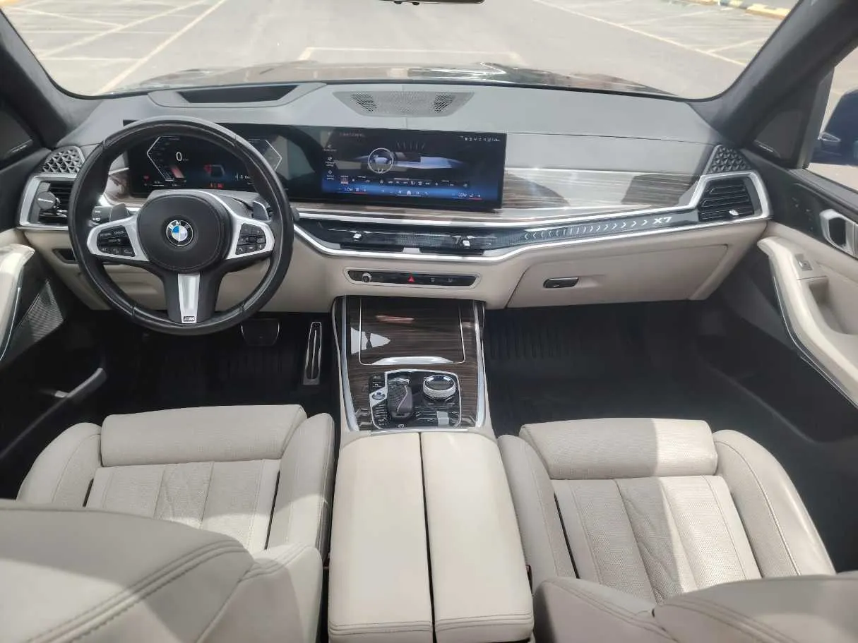 Car image 38
