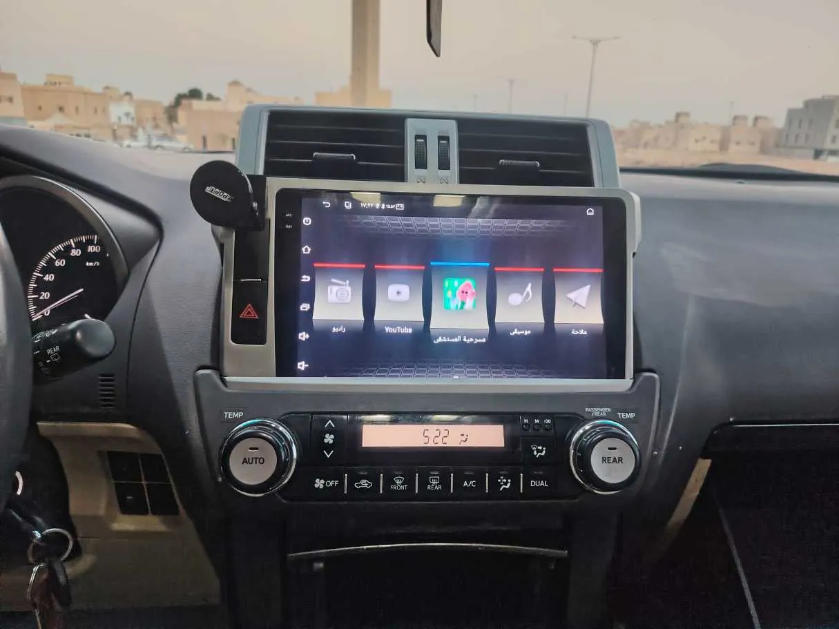 Car image 25