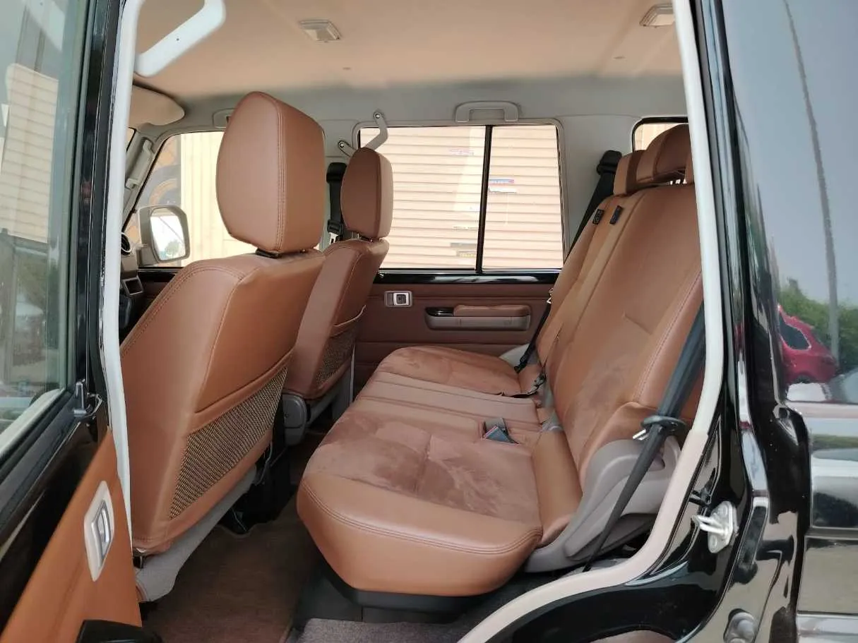 Car image 17