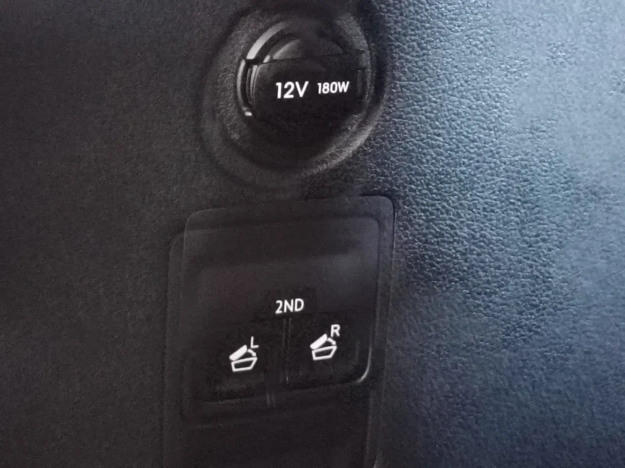Car image 35
