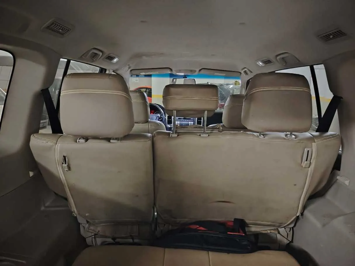 Car image 30