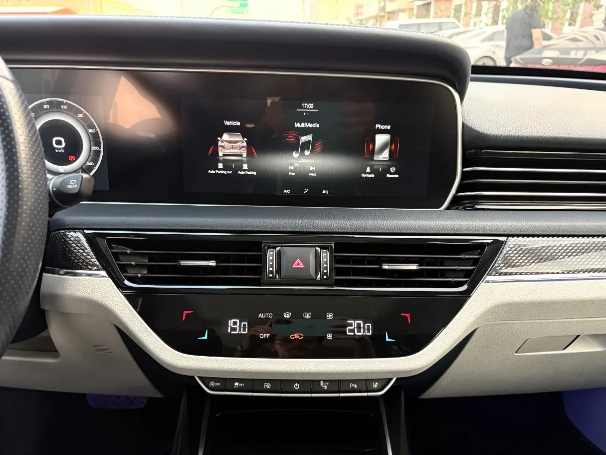 Car image 20