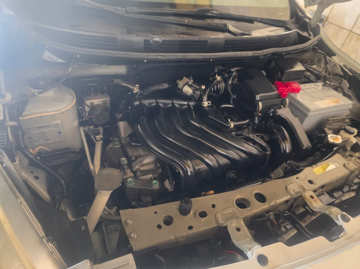 Car image 8