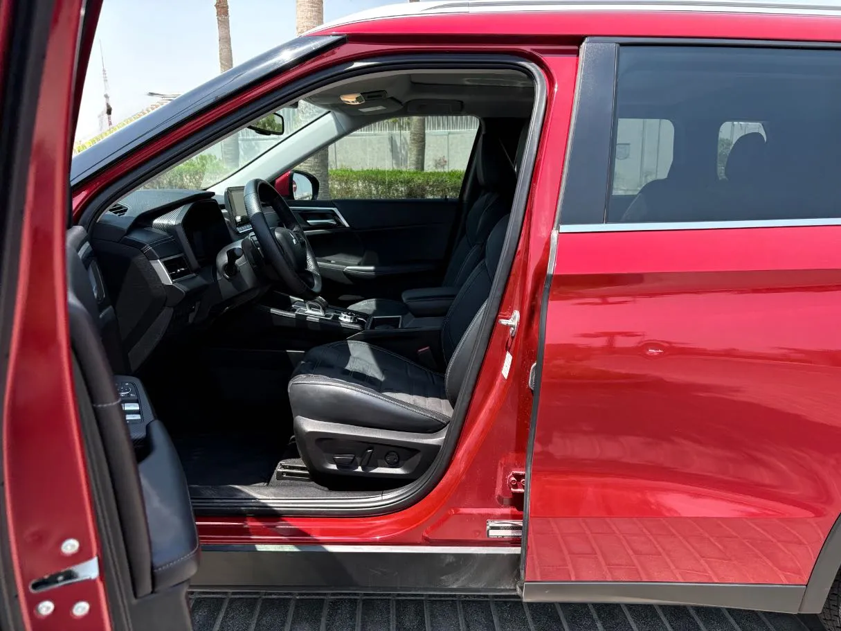 Car image 12