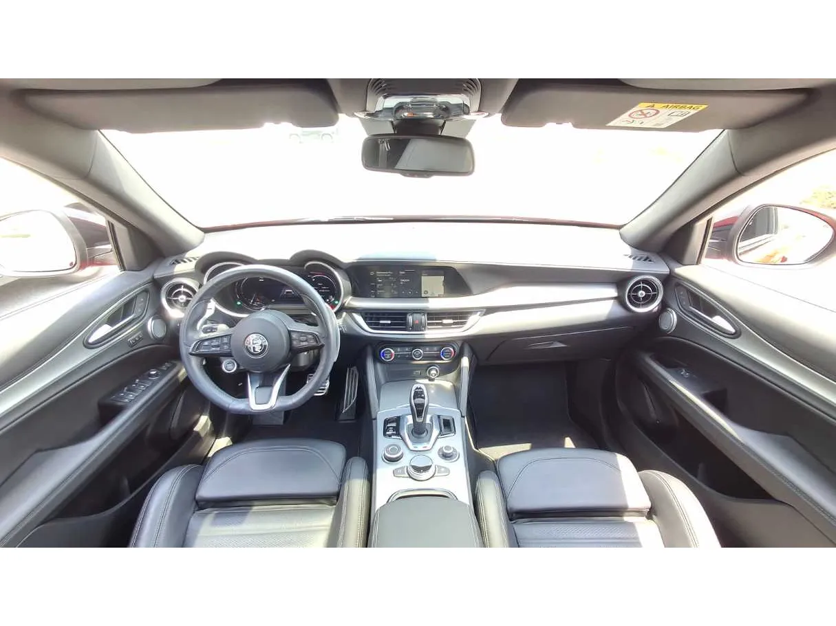 Car image 16