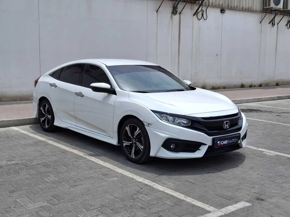 Car image 4
