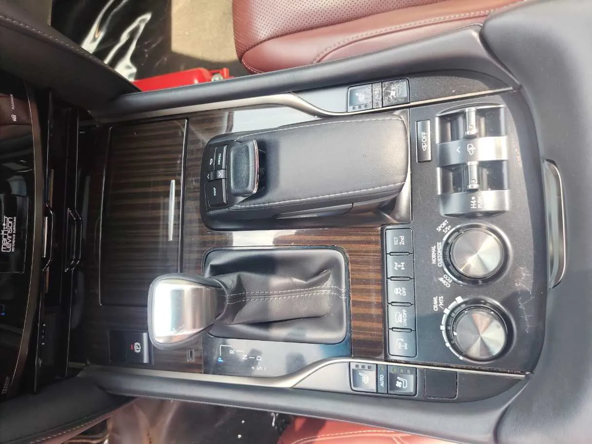 Car image 23