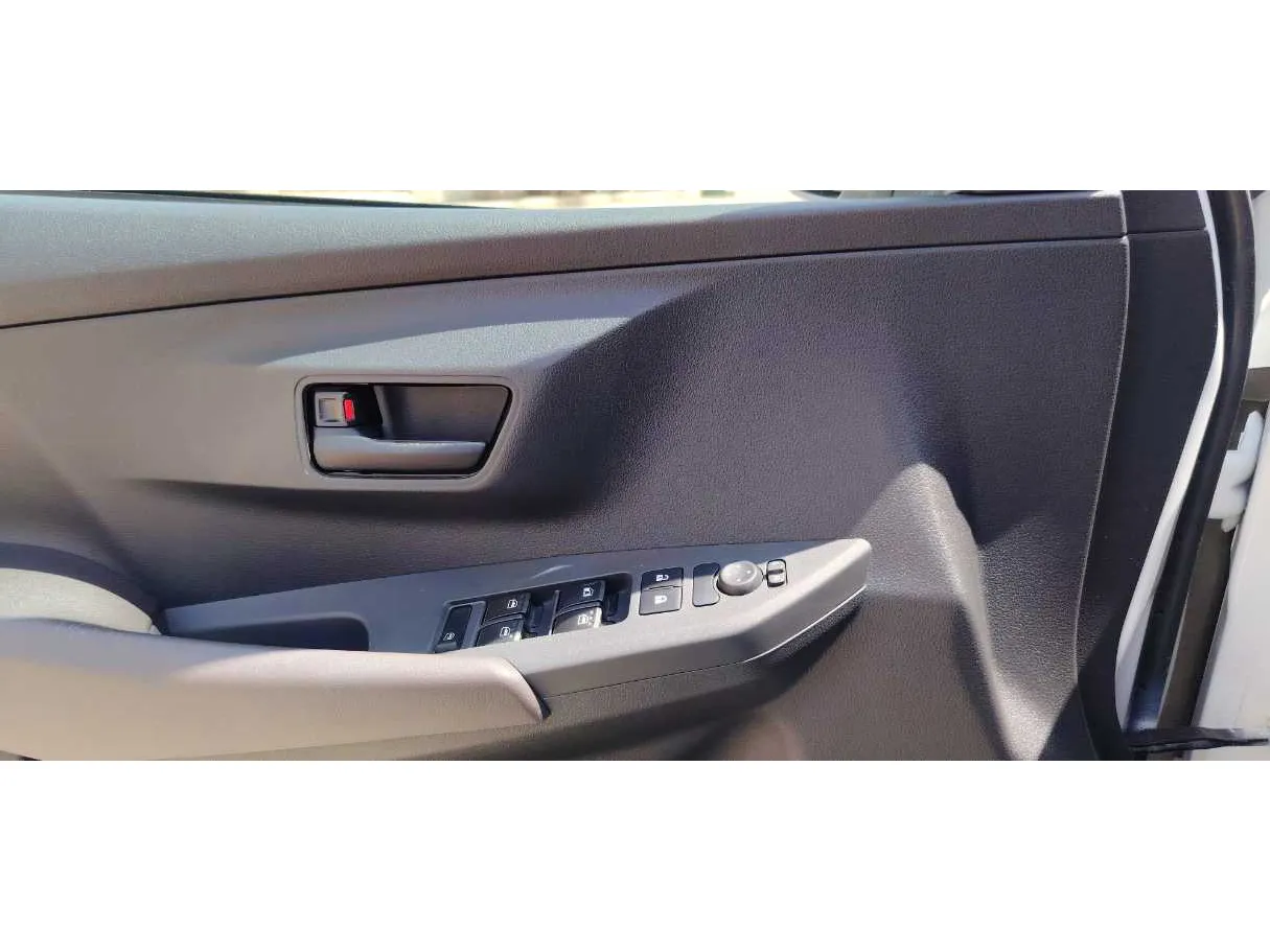 Car image 23