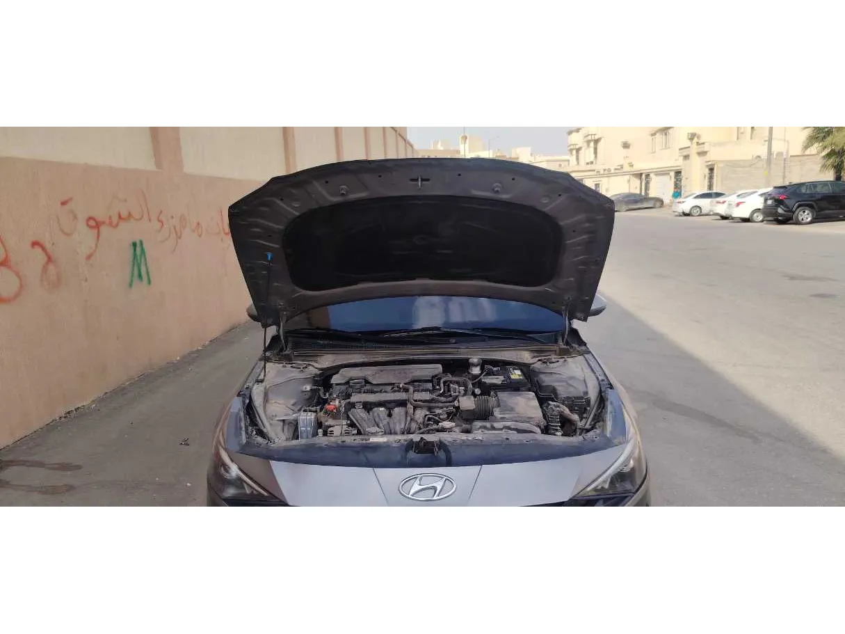 Car image 26