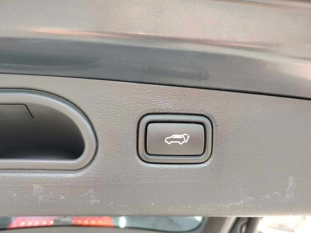 Car image 38