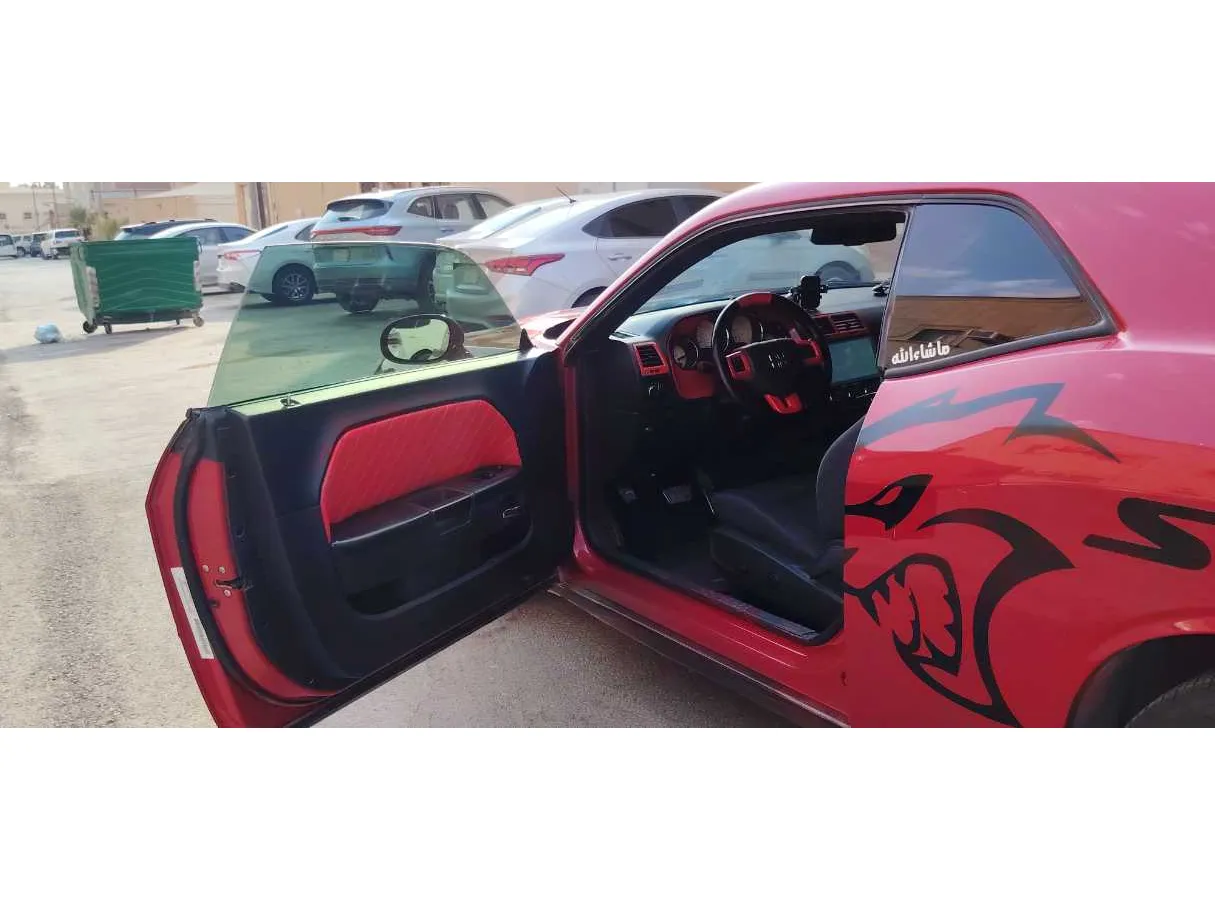 Car image 10