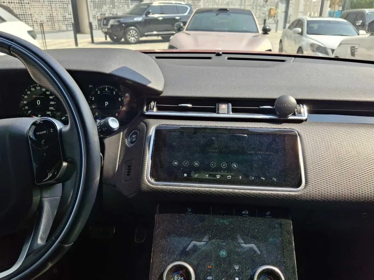 Car image 16