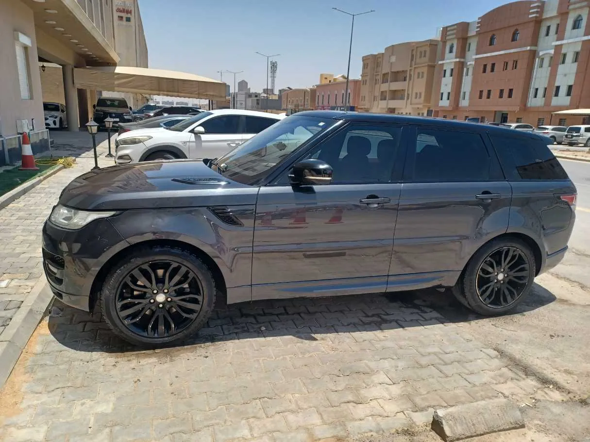 Car image 8