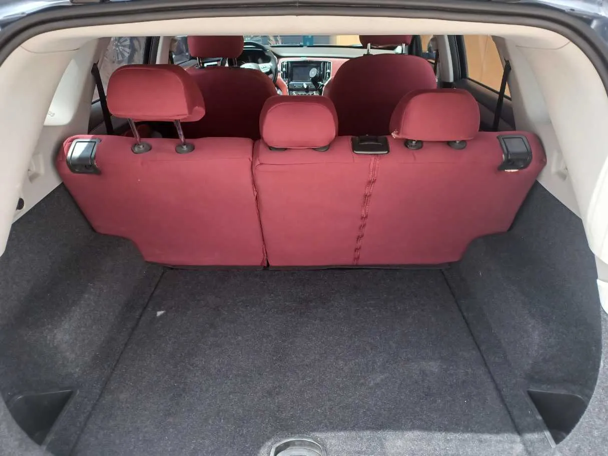 Car image 21