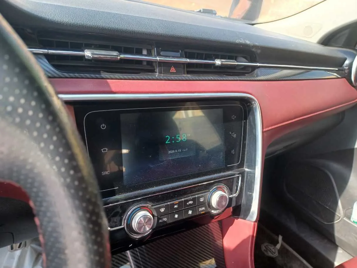 Car image 17