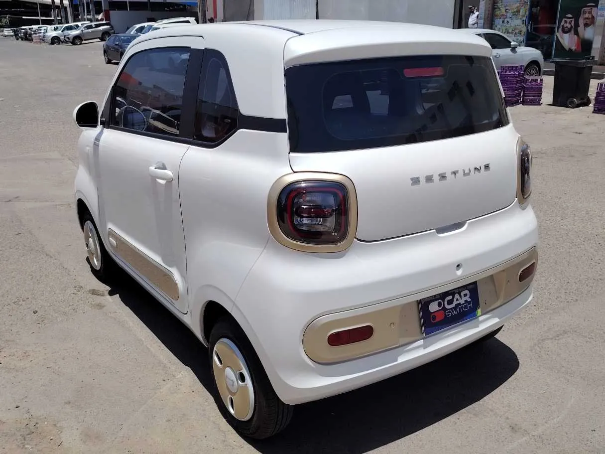 Car image 7